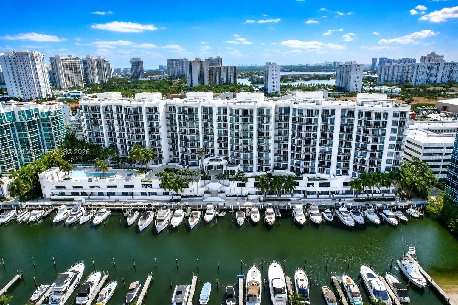 3029 NE 188th St # 819, Aventura, FL 33180
