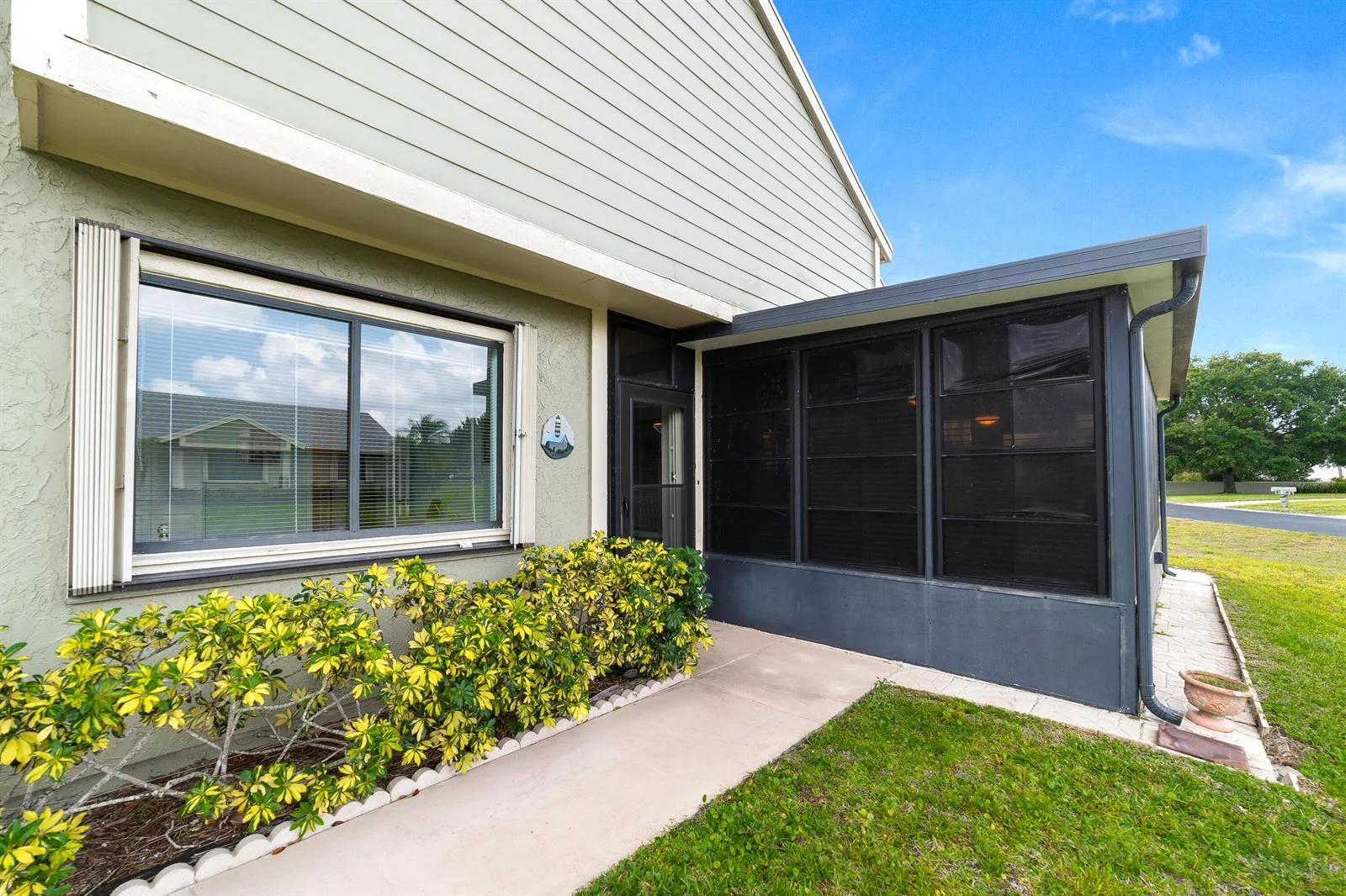 1533 SE Crayrich Court, Port St. Lucie, FL 34952 photo 2