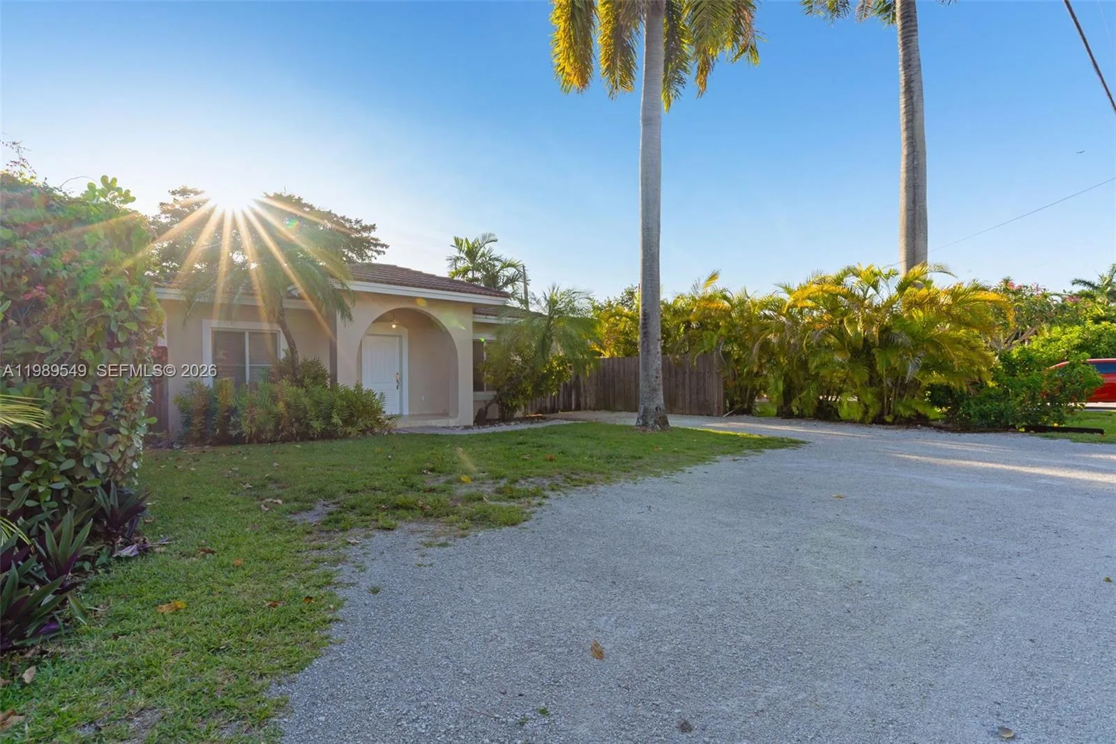 7048 SW 83rd Ct, Miami, FL 33143 photo 2