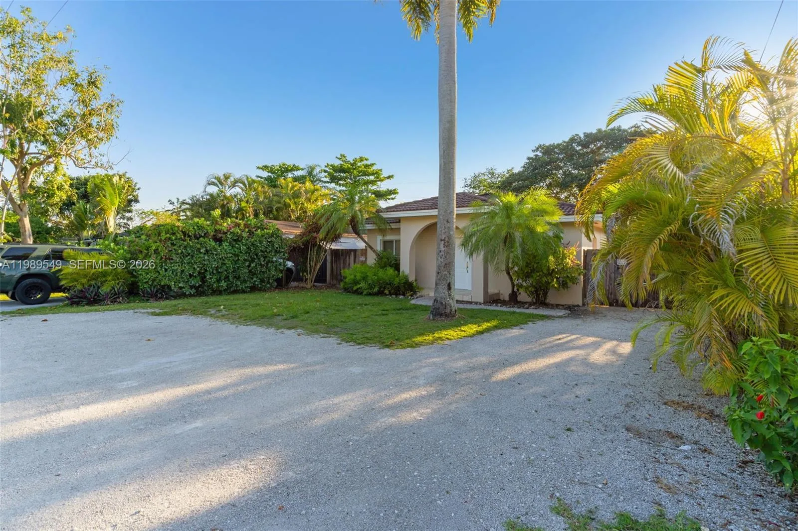 7048 SW 83rd Ct, Miami, FL 33143 photo 3