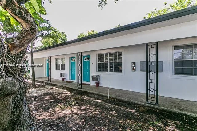 1717 NE 12th St # 5, Fort Lauderdale, FL 33304