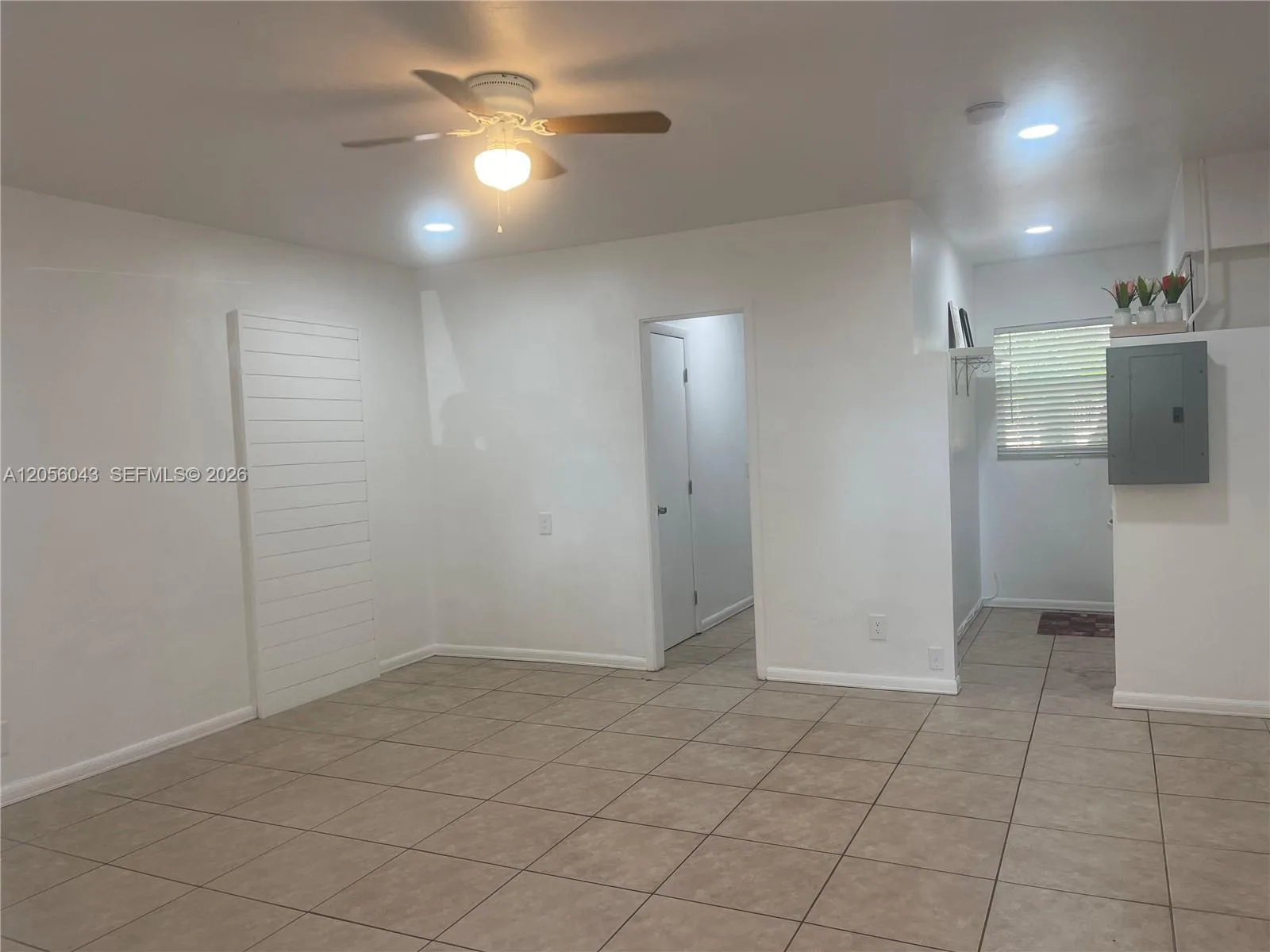1717 NE 12th St # 5, Fort Lauderdale, FL 33304 photo 2