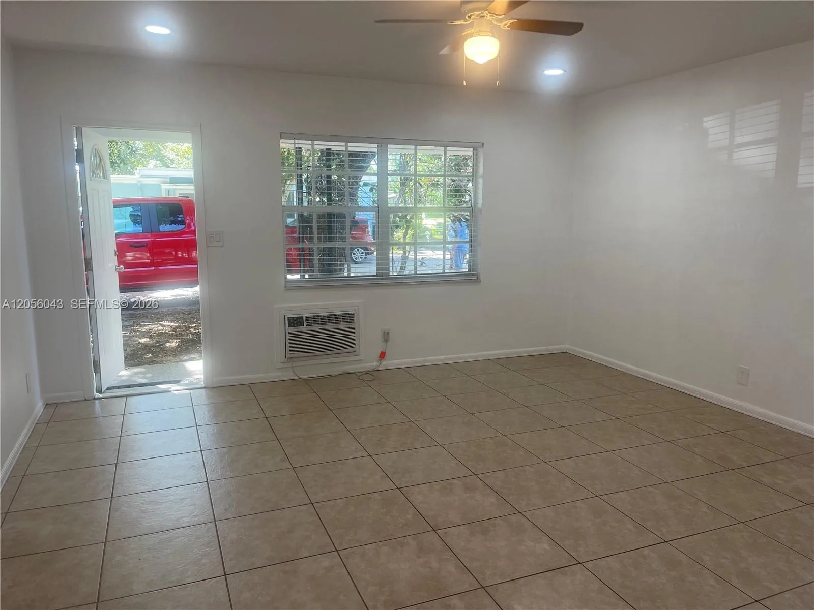 1717 NE 12th St # 5, Fort Lauderdale, FL 33304 photo 3