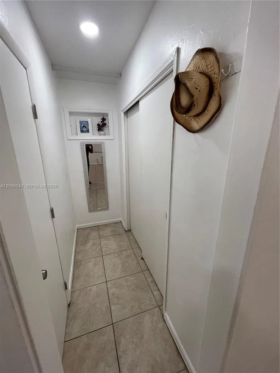 1717 NE 12th St # 5, Fort Lauderdale, FL 33304 photo 4