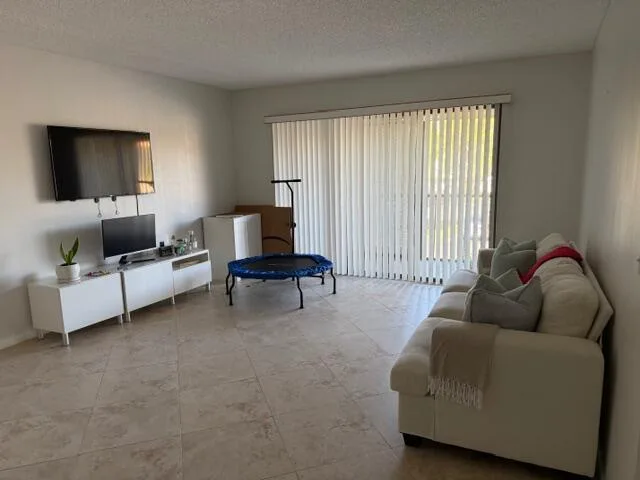 812 Sky Pine Way # D2, FL 33415