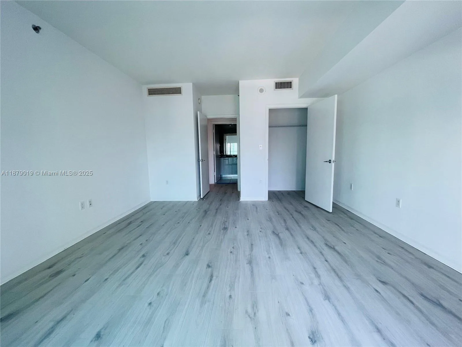 55 SE 6th St # 3104, Miami, FL 33131 photo 13