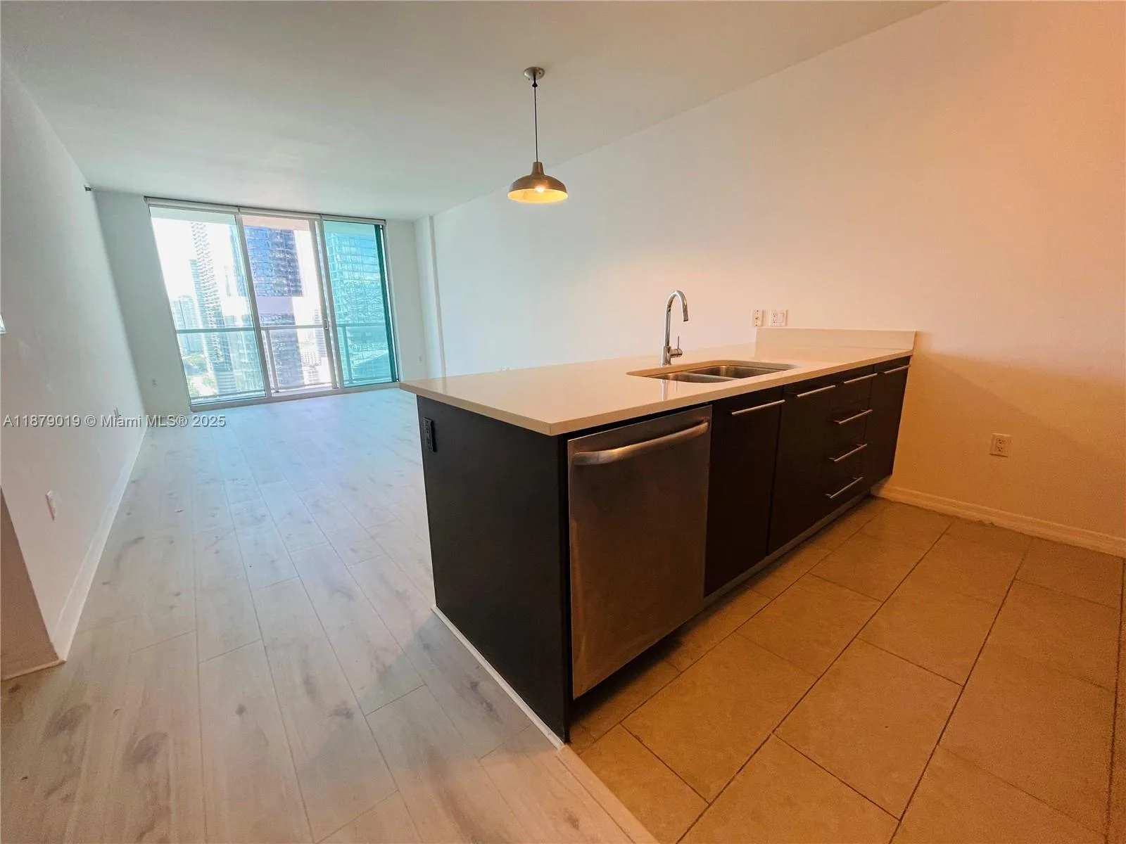 55 SE 6th St # 3104, Miami, FL 33131 photo 3