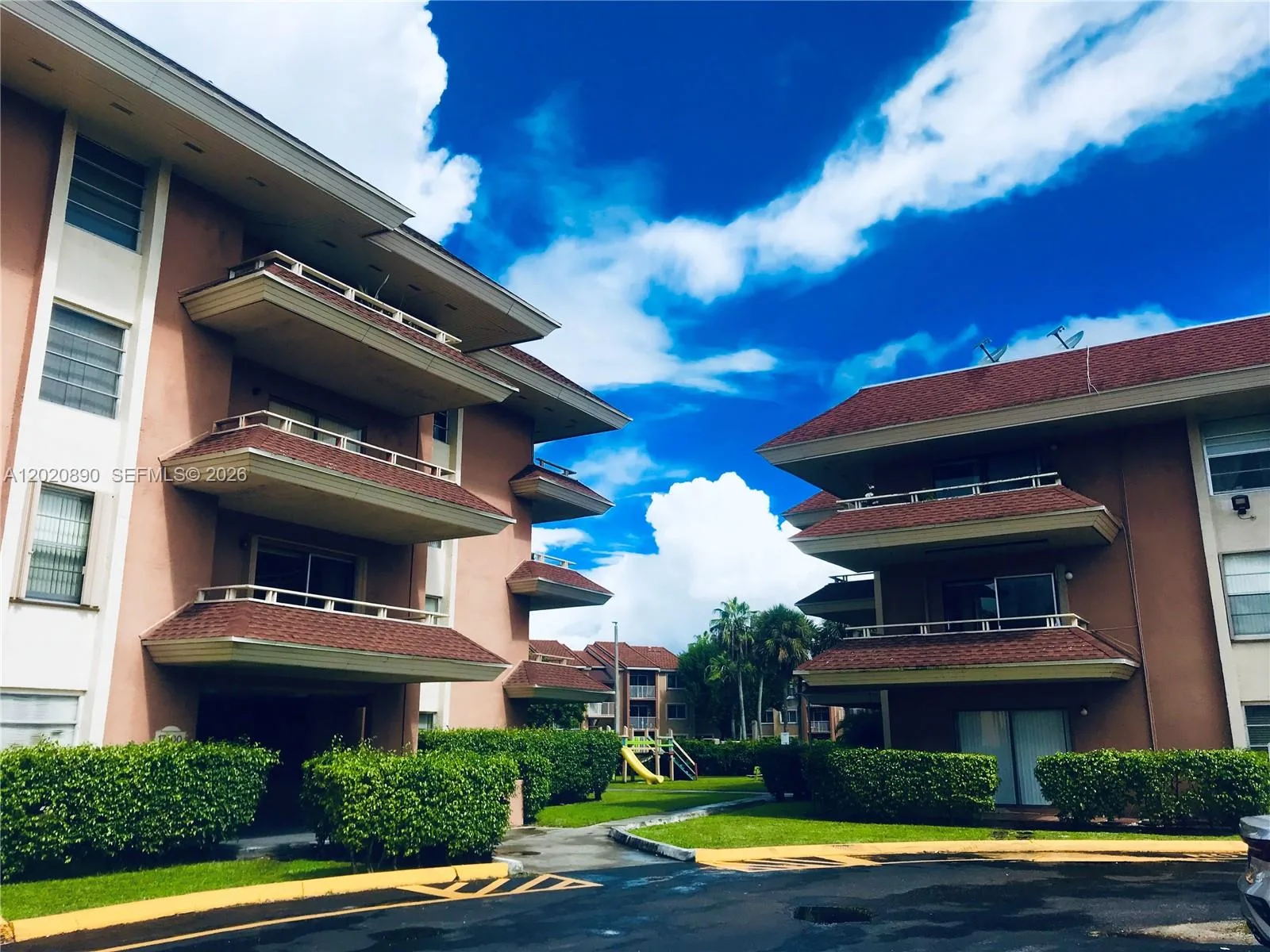 17600 NW 68th Ave # B3006, Hialeah, FL 33015
