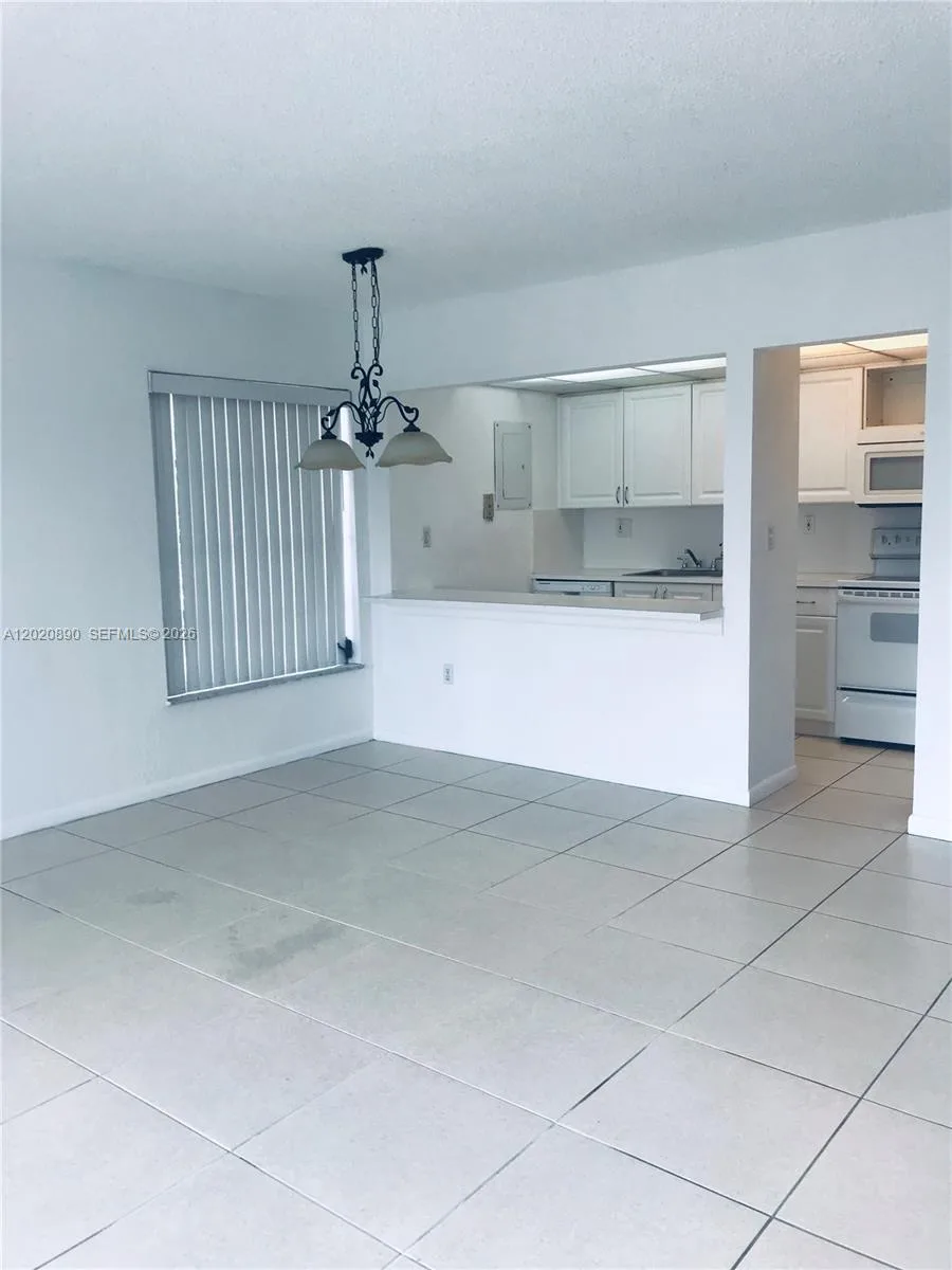 17600 NW 68th Ave # B3006, Hialeah, FL 33015 photo 2