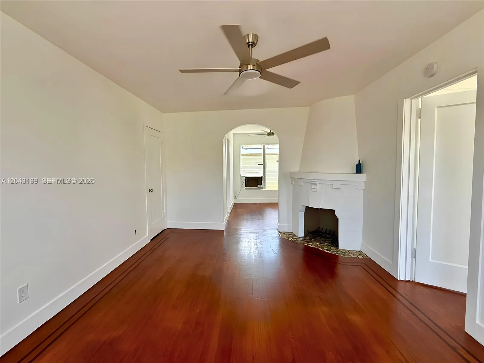 641 10th St # 7, Miami Beach, FL 33139 photo 2