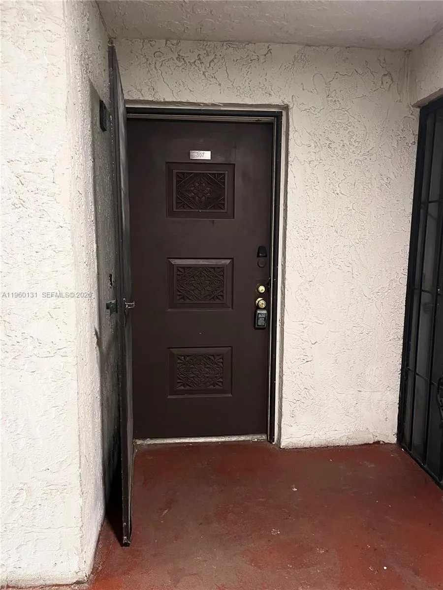 4575 S Texas Ave # 307, Orlando, FL 32839 photo 2