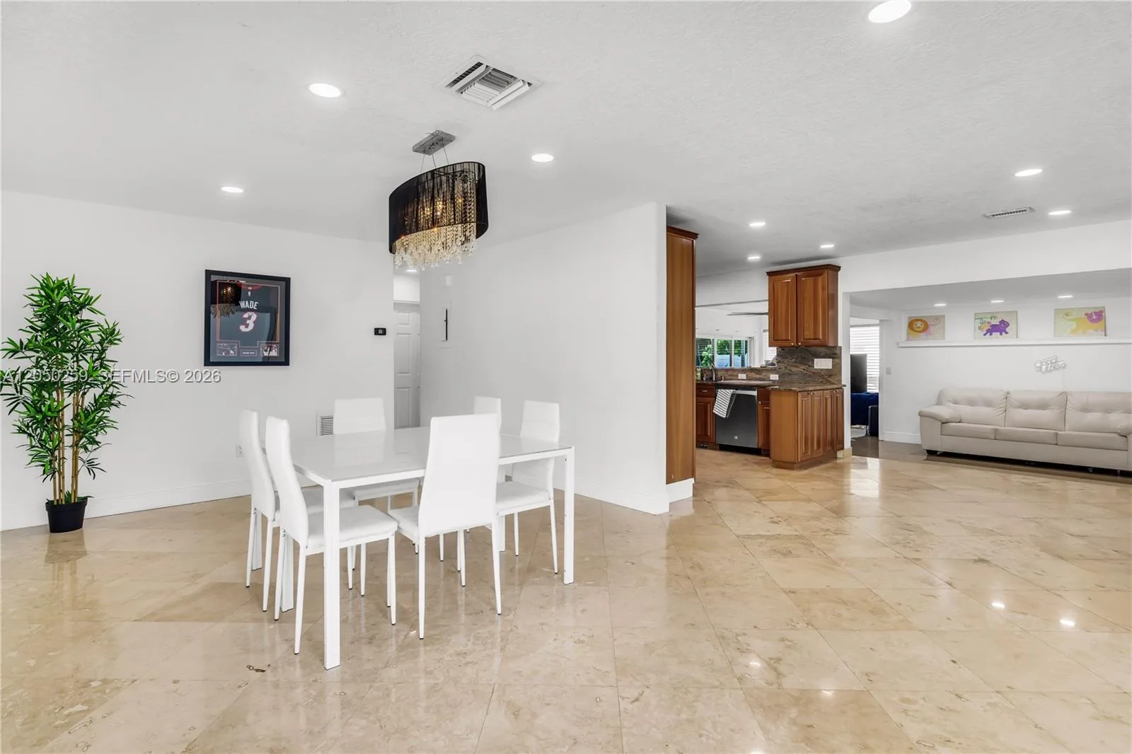 2424 NE 18th Ave, Wilton Manors, FL 33305 photo 3