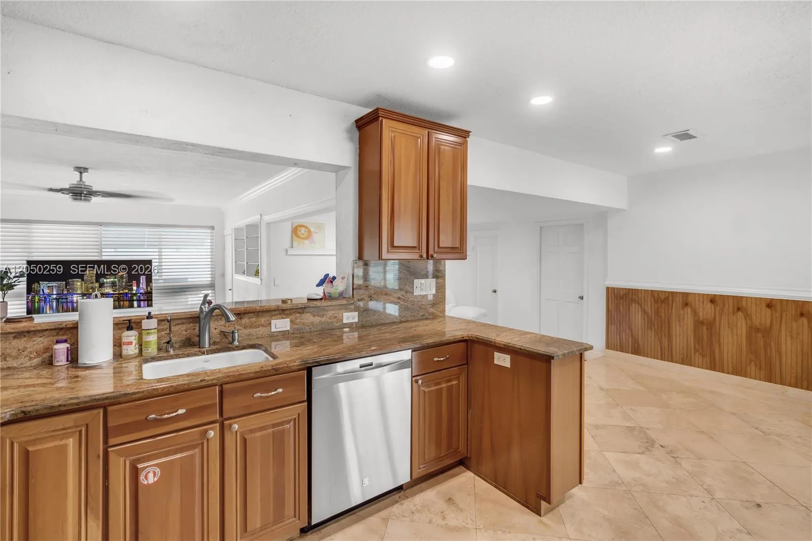 2424 NE 18th Ave, Wilton Manors, FL 33305 photo 6