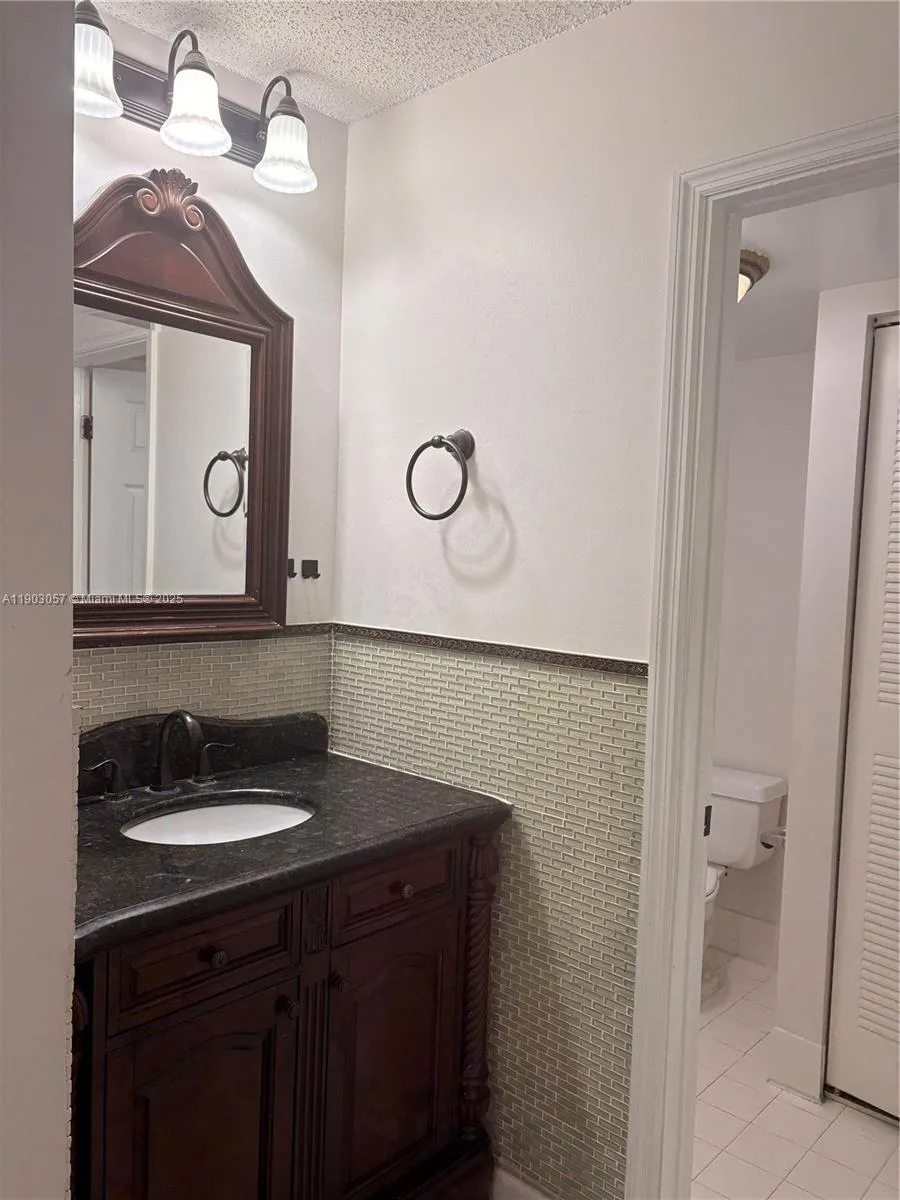 18850 NW 57th Ave # 306, Hialeah, FL 33015 photo 11