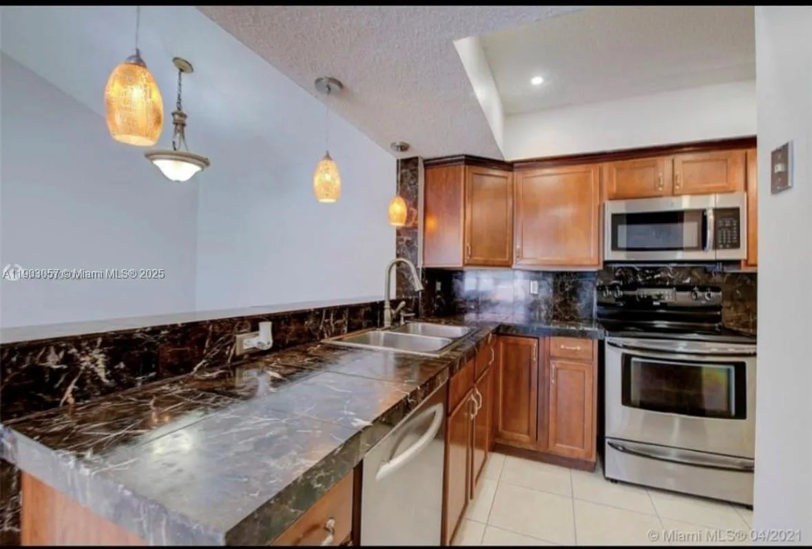 18850 NW 57th Ave # 306, Hialeah, FL 33015 photo 3