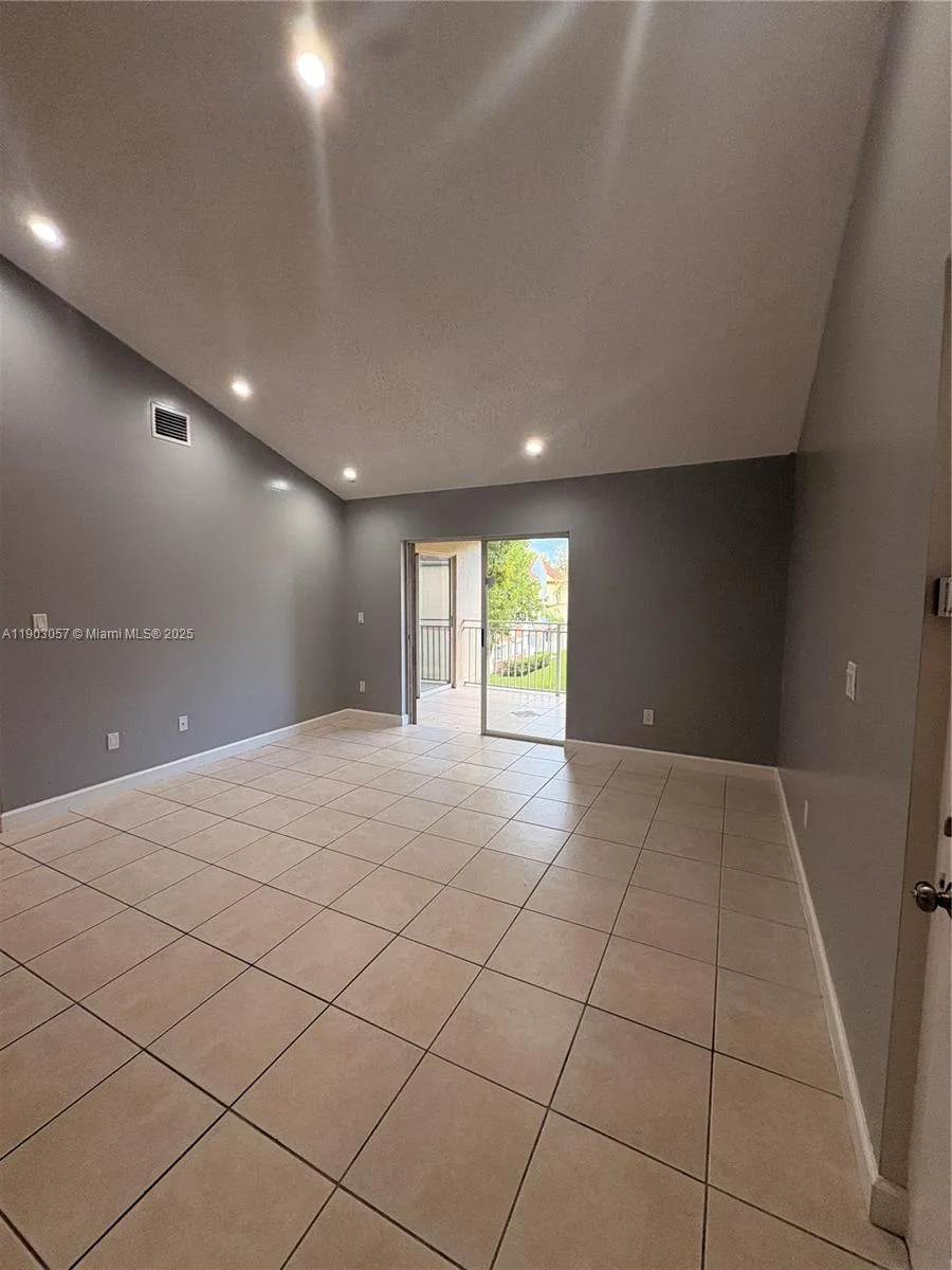 18850 NW 57th Ave # 306, Hialeah, FL 33015 photo 5