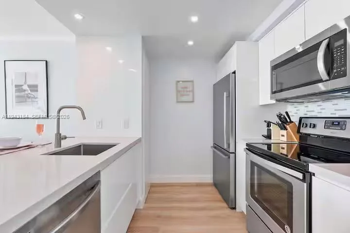 2889 Mcfarlane Rd # 1614, Miami, FL 33133 photo 2