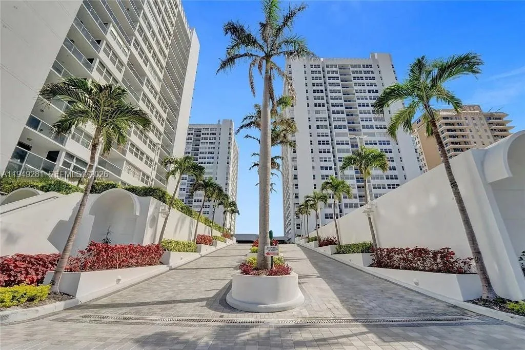 1904 S Ocean Dr # 808, Hallandale Beach, FL 33009