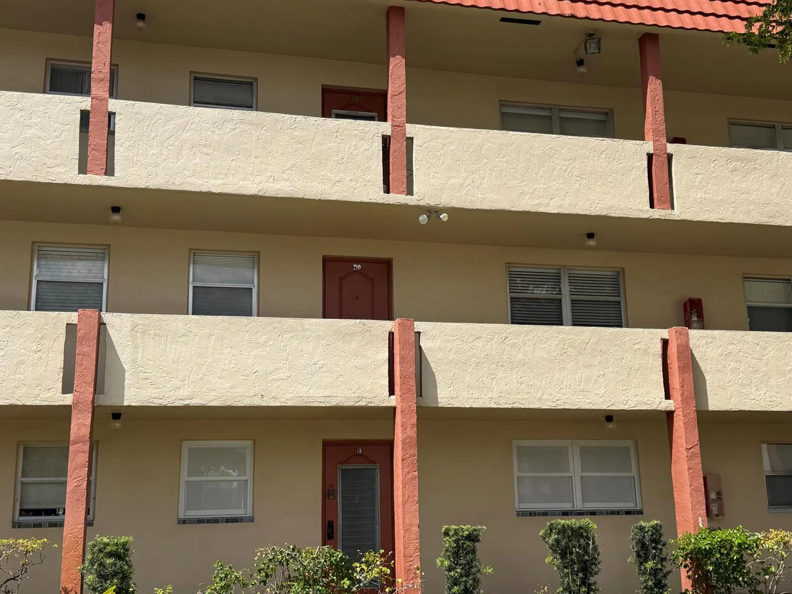 8051 Sunrise Lakes Drive N # 210, Sunrise, FL 33322