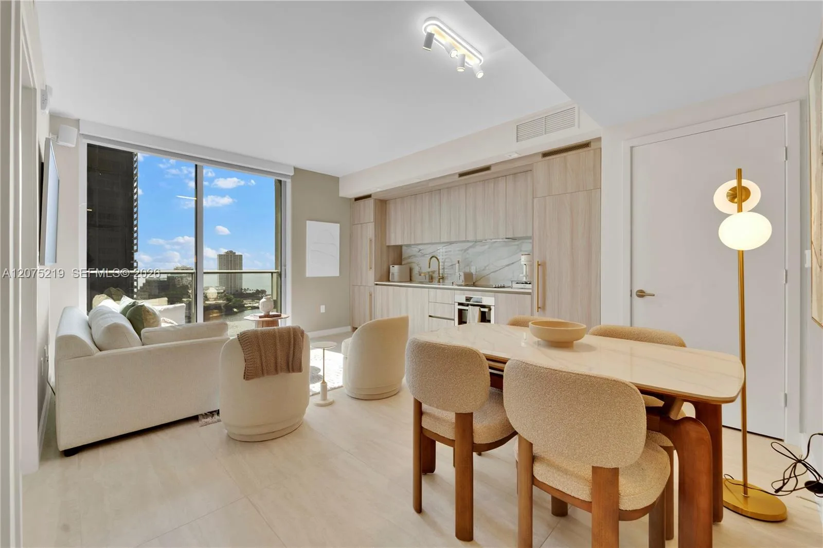77 SE 5th # 2115, Miami, FL 33131 photo 4