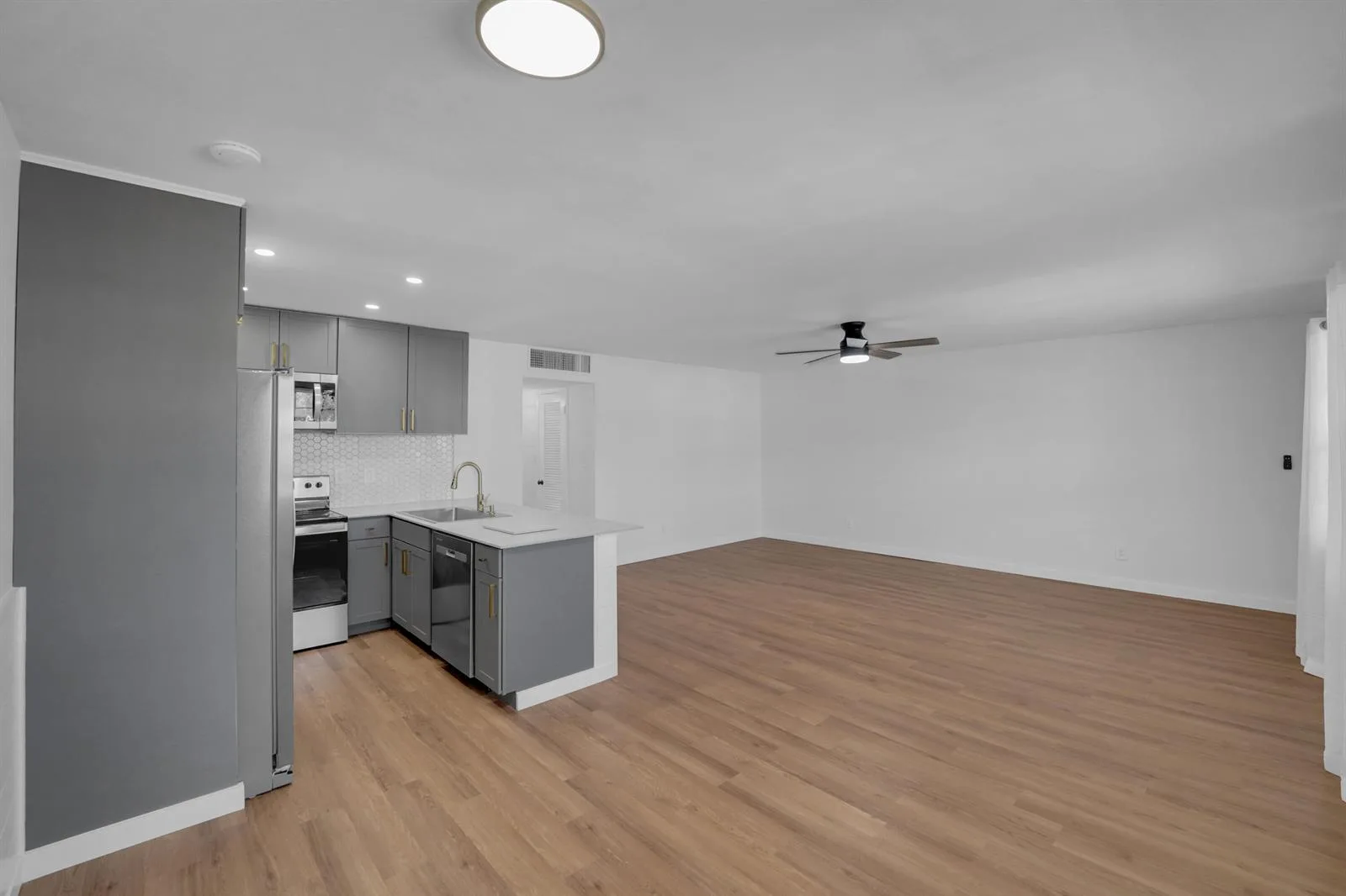 5203 NE 24th Terrace # B207, Fort Lauderdale, FL 33308 photo 11