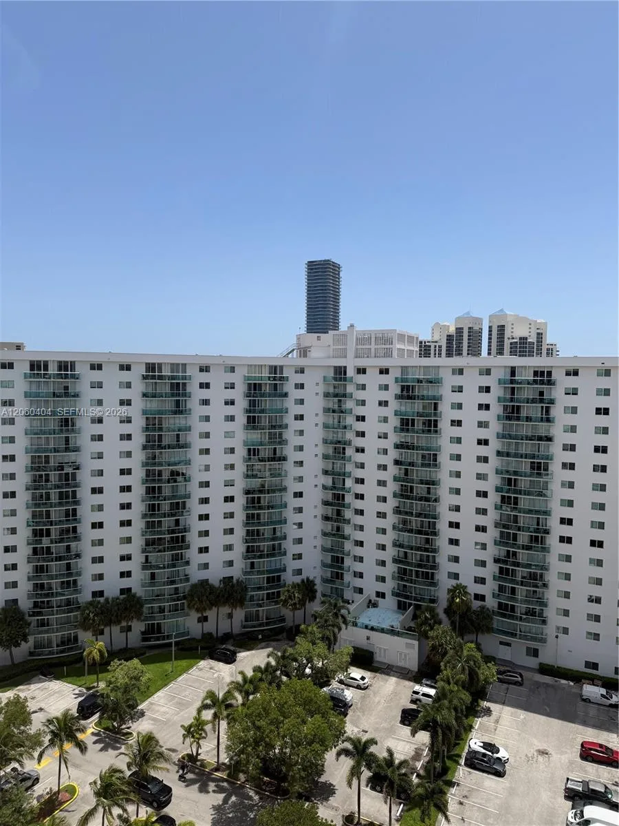 19390 Collins Ave # PH-6, Sunny Isles Beach, FL 33160 photo 2