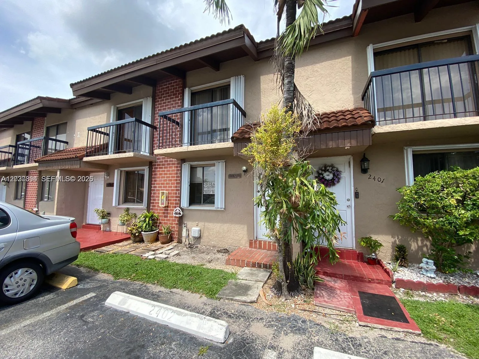 1813 SW 107th Ave # 2402, Miami, FL 33165