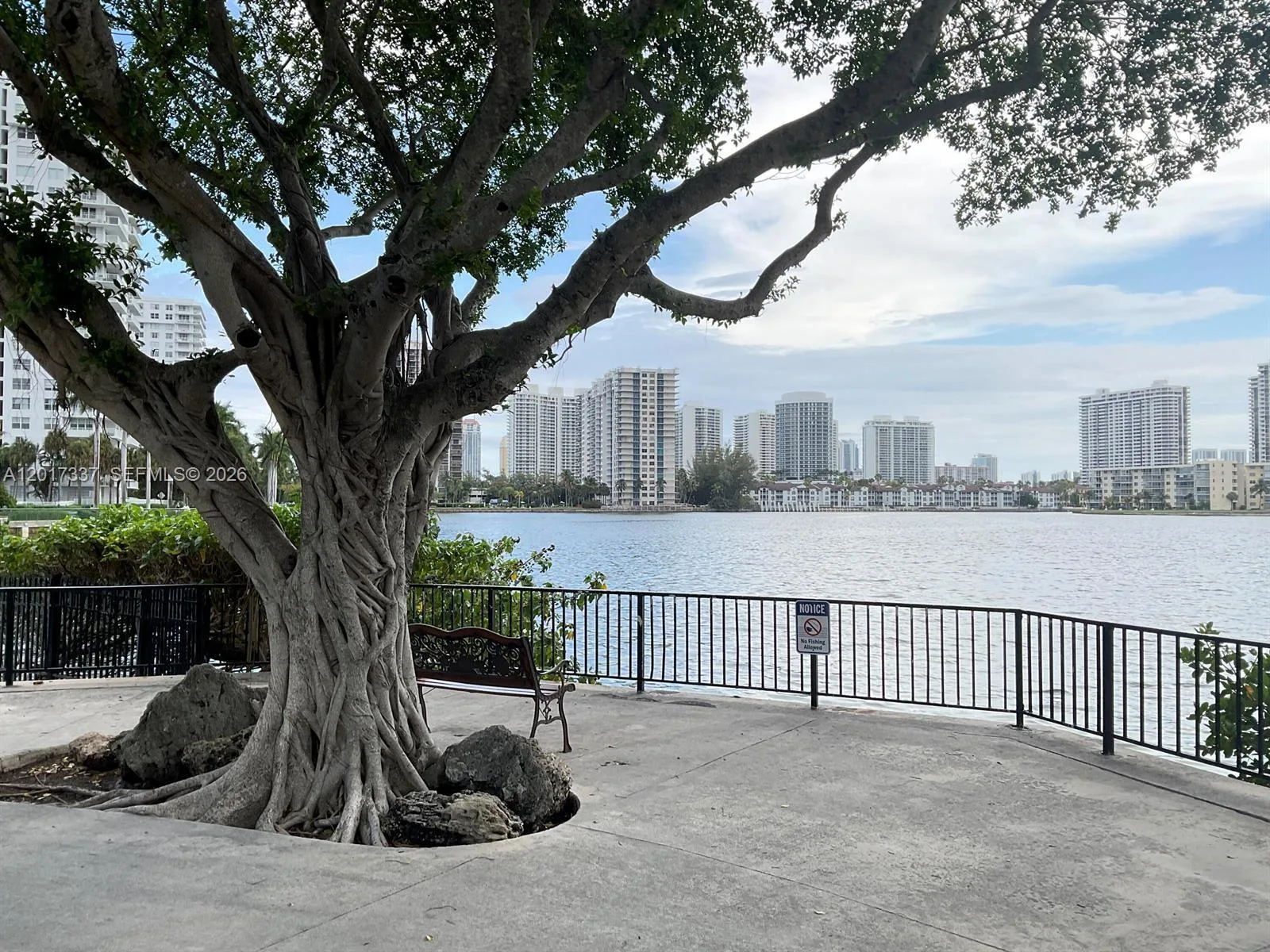 2780 NE 183rd St # 1007, Aventura, FL 33160 photo 2
