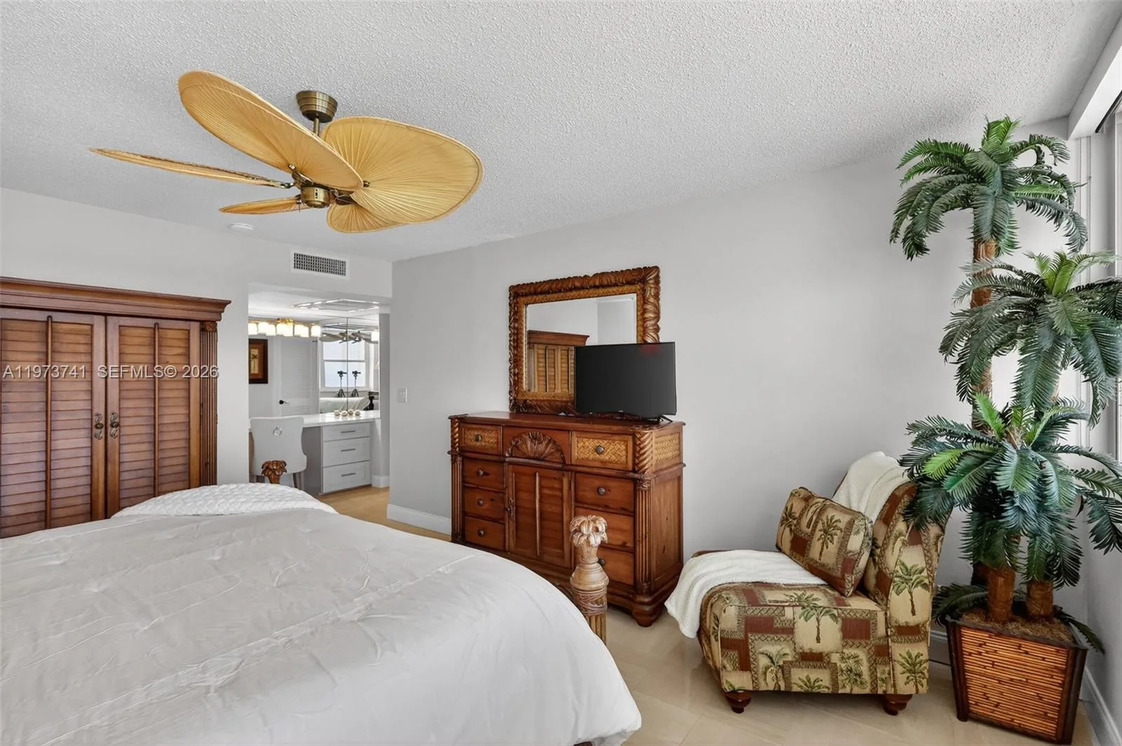 3140 S Ocean Dr # PH4, Hallandale Beach, FL 33009 photo 11