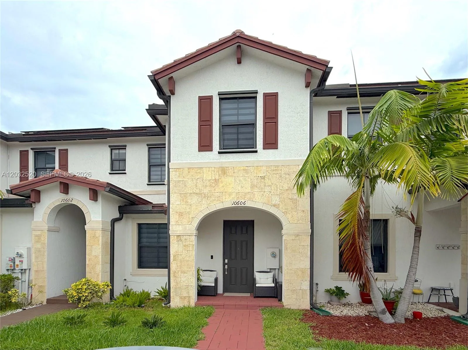 10606 W 32nd Ln, Hialeah, FL 33018