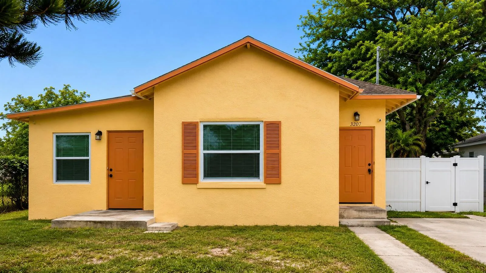 3207 Pinewood Avenue, West Palm Beach, FL 33407