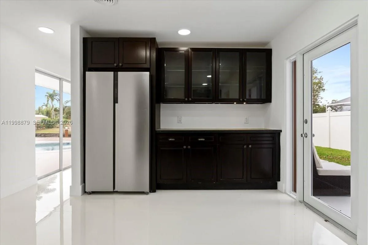 1910 NW 36th St, Oakland Park, FL 33309 photo 13