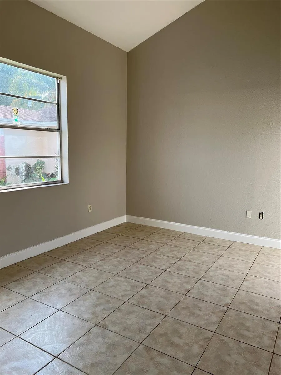 8265 NW 192nd Terrace, Hialeah, FL 33015 photo 13