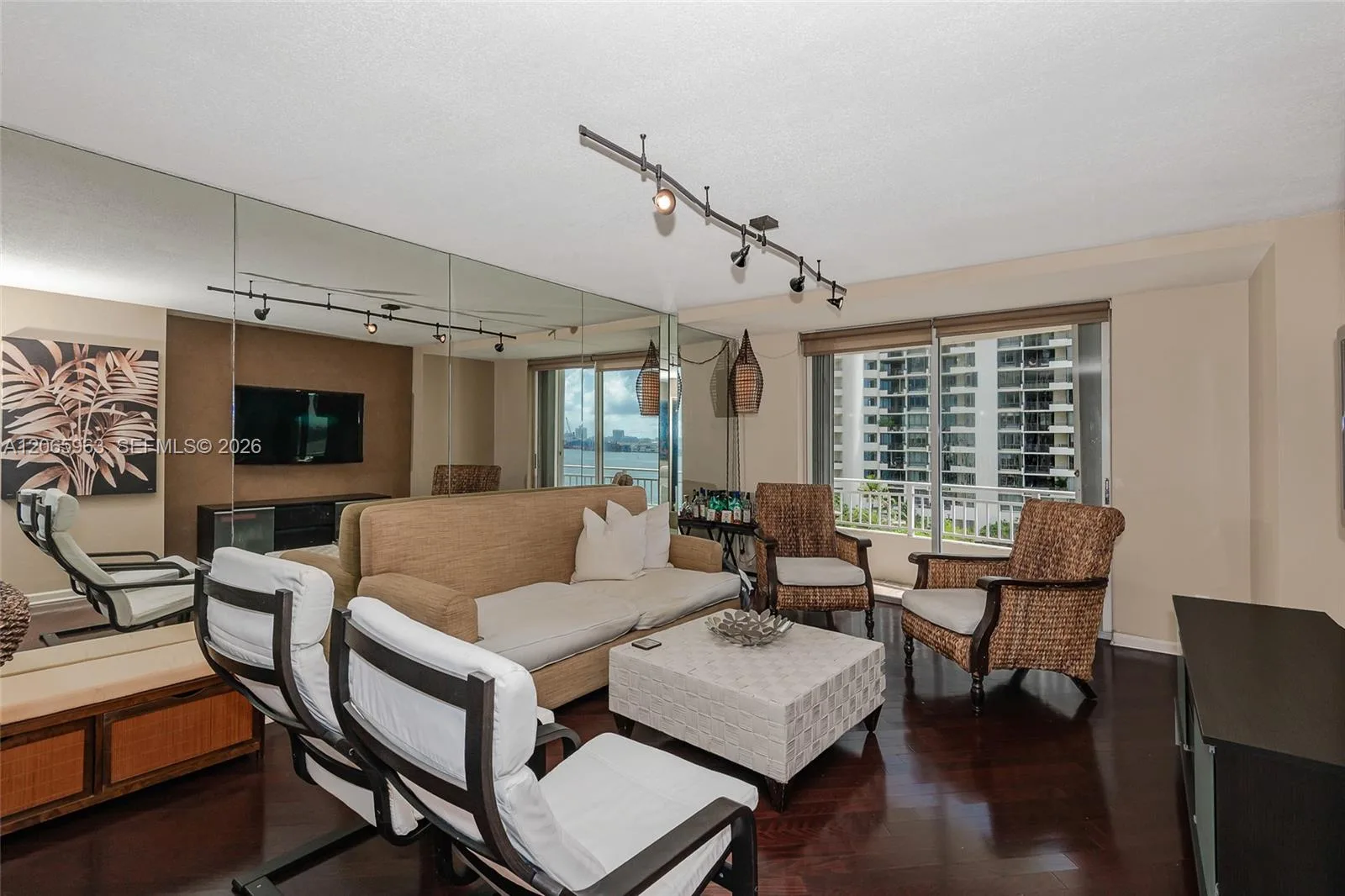 770 Claughton Island Dr # 809, Miami, FL 33131 photo 3