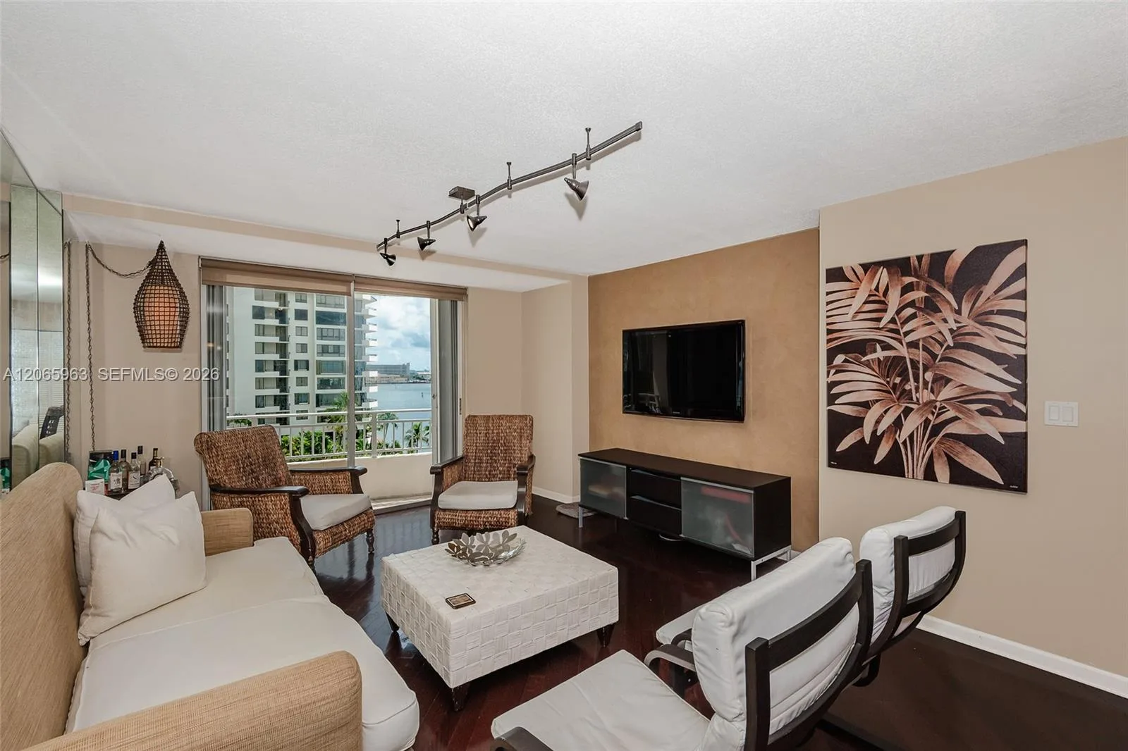 770 Claughton Island Dr # 809, Miami, FL 33131 photo 4