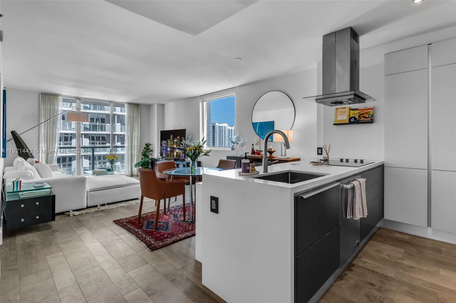 55 SE 6th St # 3007, Miami, FL 33131 photo 3