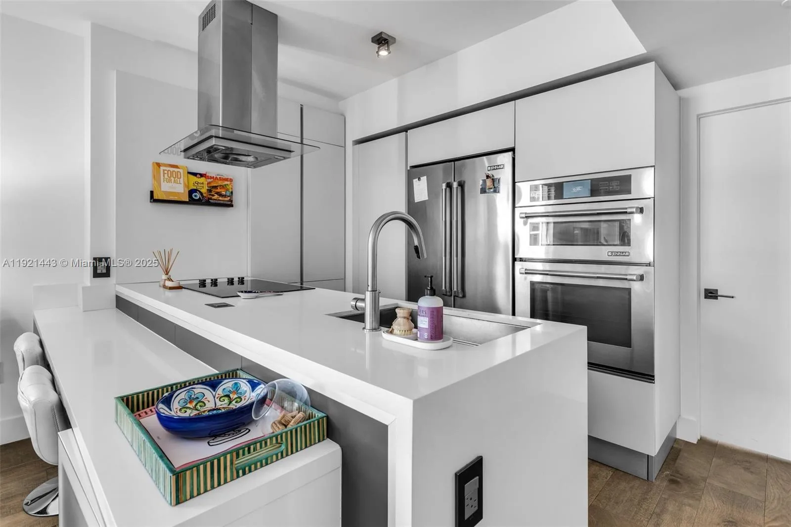 55 SE 6th St # 3007, Miami, FL 33131 photo 4