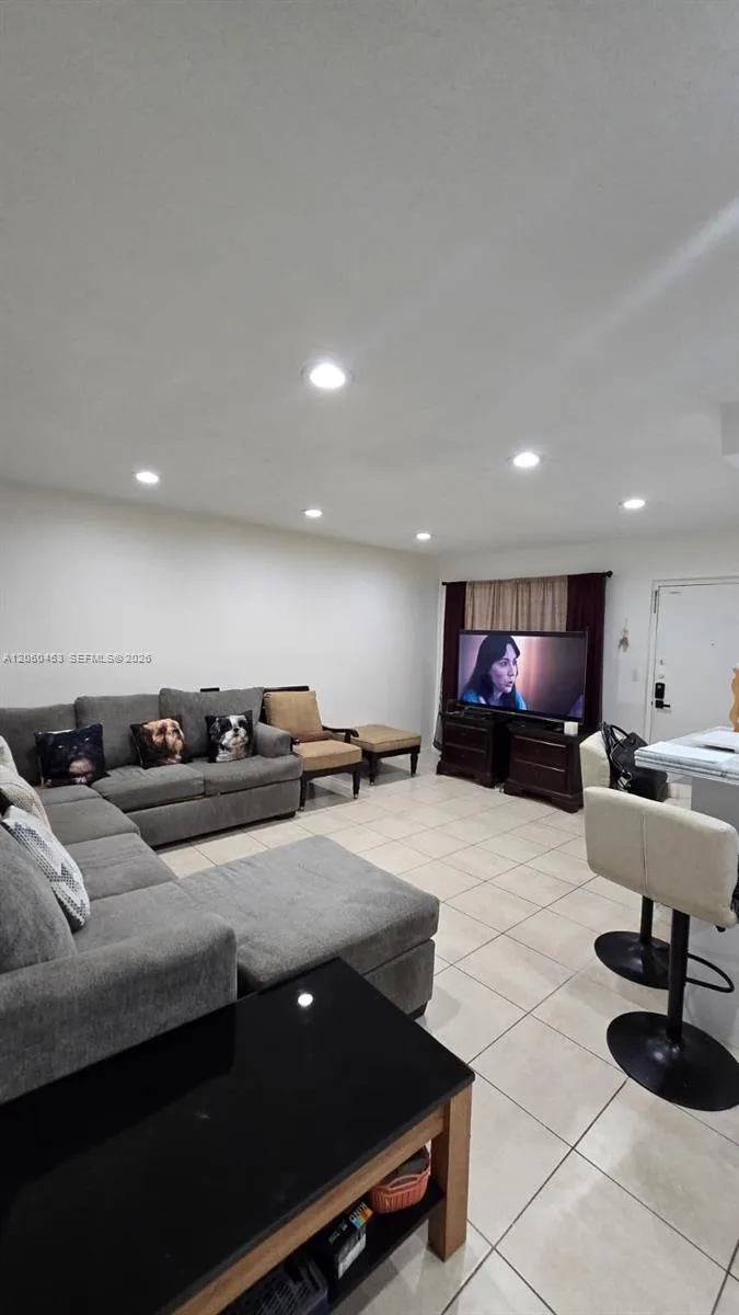 13500 NE 3rd Ct # 416, North Miami, FL 33161 photo 4