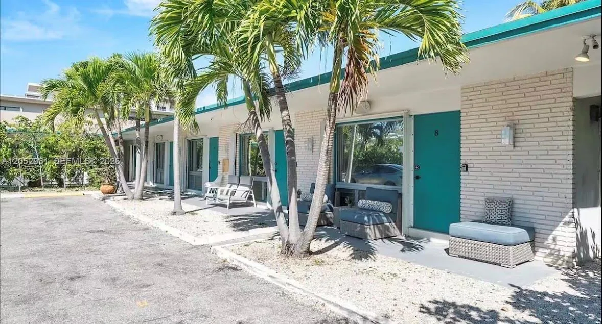 333 Palm St, Hollywood, FL 33019