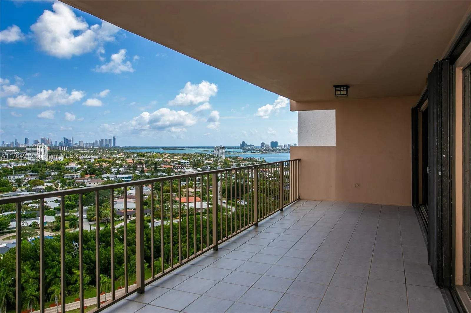 1800 NE 114th St # 1911, Miami, FL 33181 photo 2