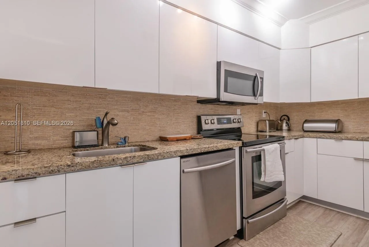286 Bal Bay Dr # 4, Bal Harbour, FL 33154 photo 4