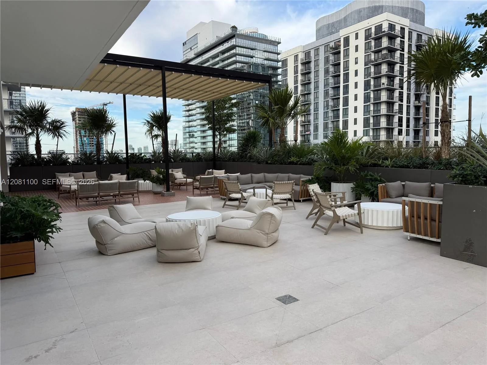 11 NE 6th St # 802, Miami, FL 33132