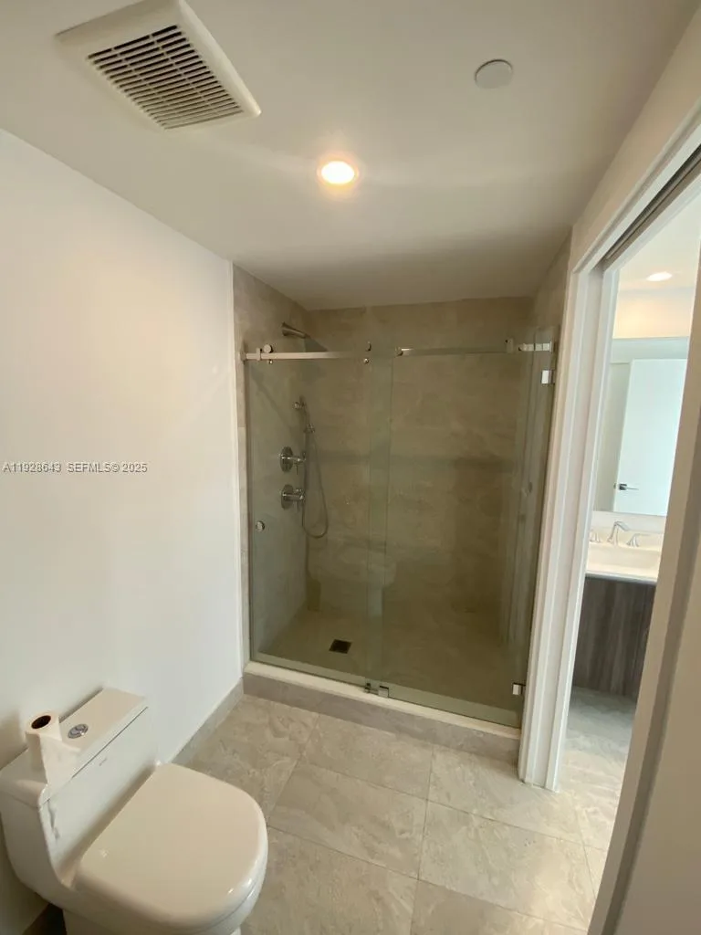 488 NE 18th St # 1804, Miami, FL 33132 photo 13