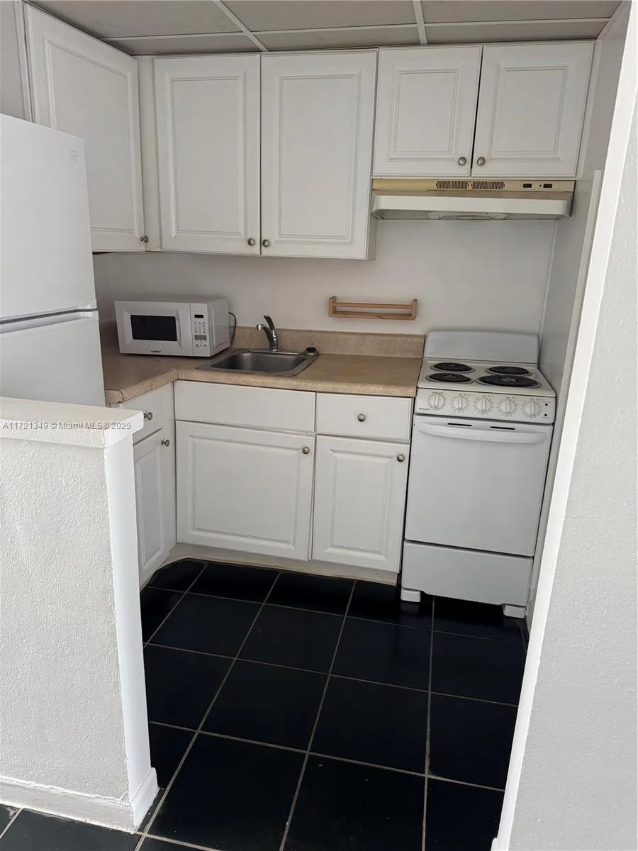 7904 West Dr # 204, North Bay Village, FL 33141 photo 2