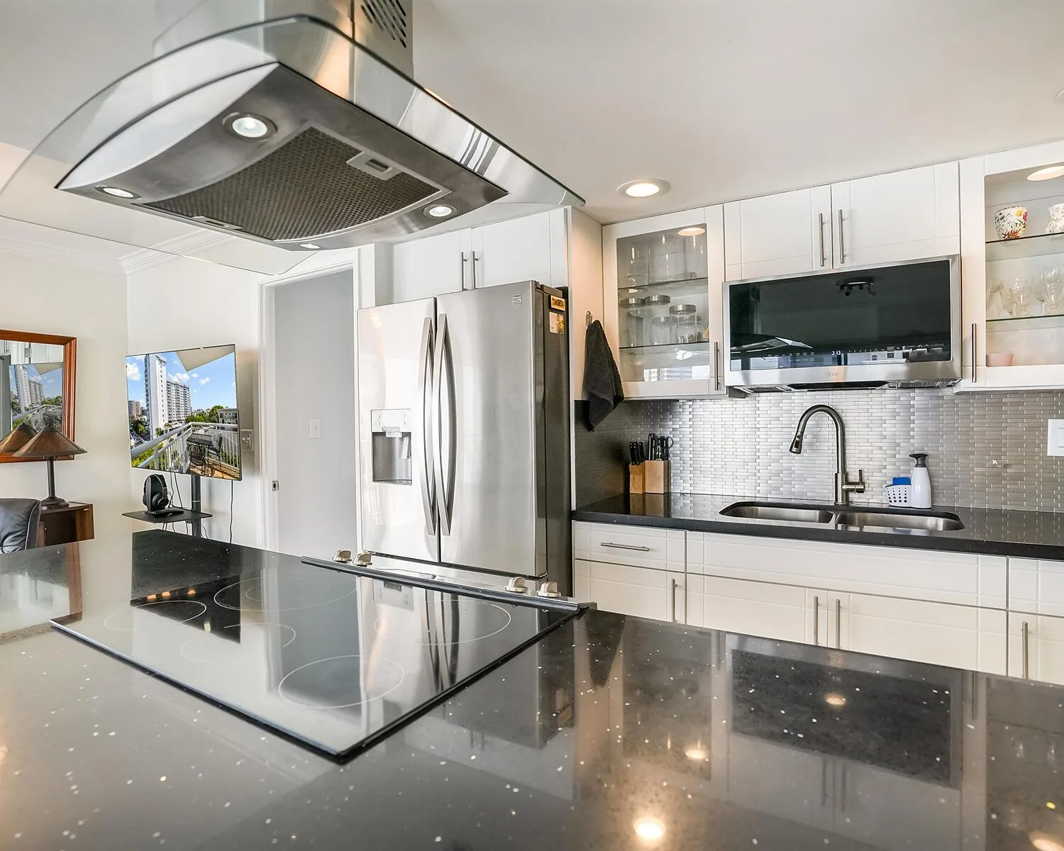 126 Golden Isles Drive # 52A, Hallandale Beach, FL 33009 photo 5