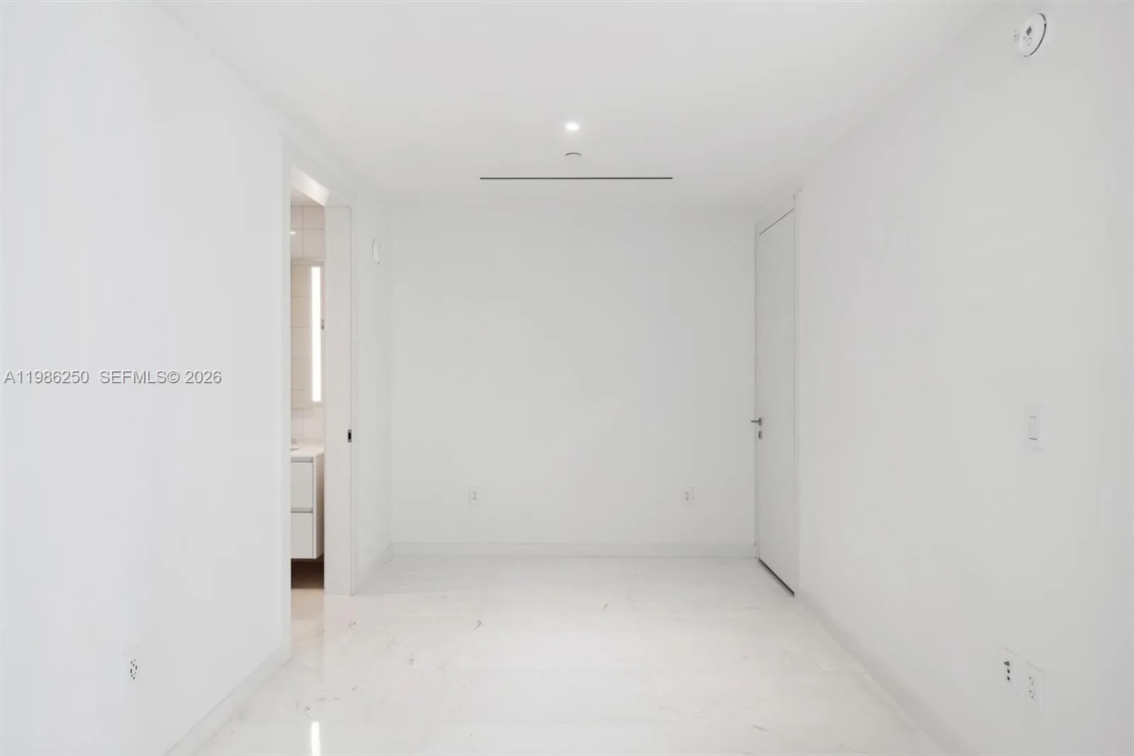 300 Biscayne Boulevard Way # 3805W, Miami, FL 33131 photo 10