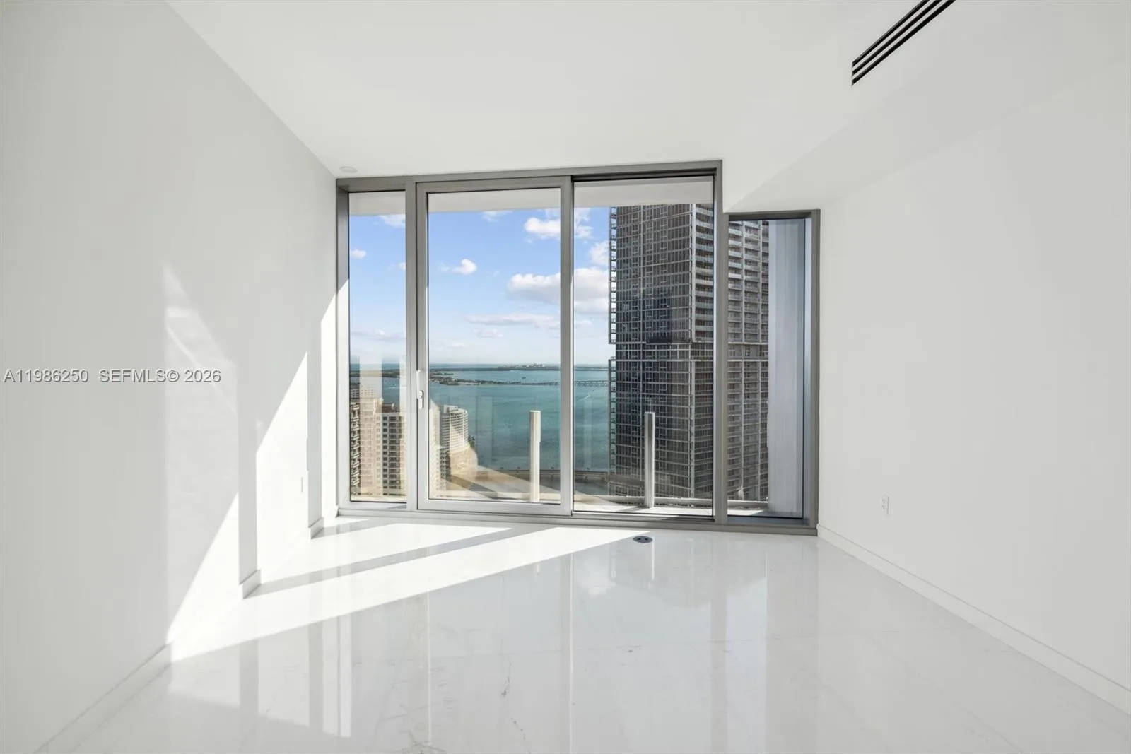 300 Biscayne Boulevard Way # 3805W, Miami, FL 33131 photo 13