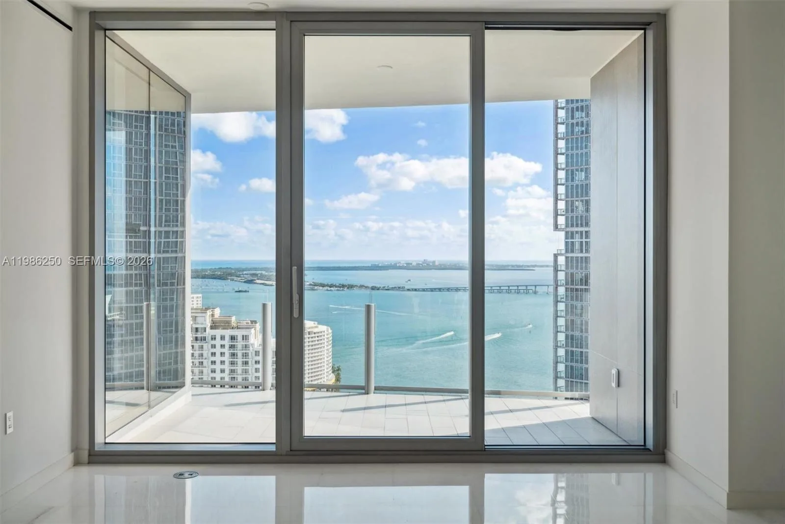 300 Biscayne Boulevard Way # 3805W, Miami, FL 33131 photo 3