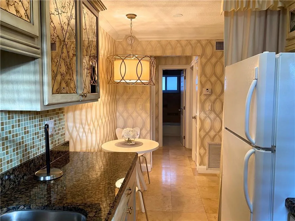 600 NE 7TH Avenue # 14, Fort Lauderdale, FL 33304 photo 5
