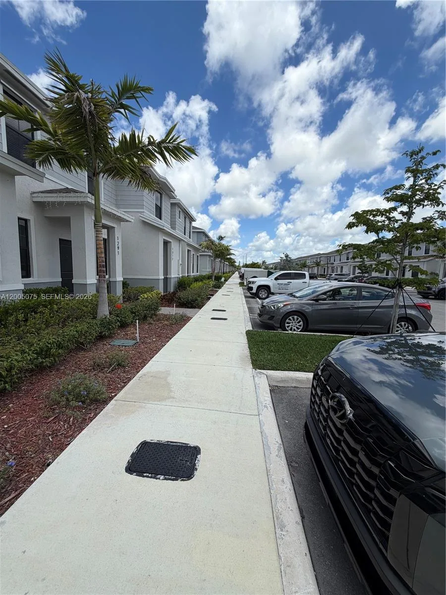 1281 NE 3rd Ave # 1281, Florida City, FL 33034 photo 2